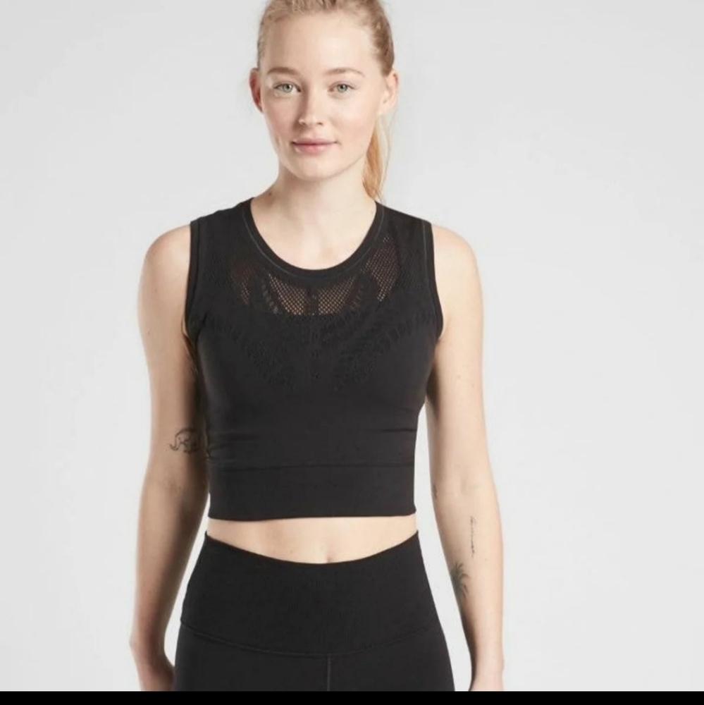 Athleta ujjayi crop tank